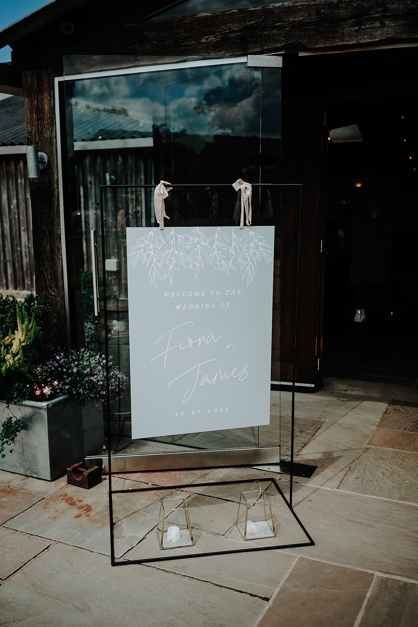 OWEN-HOUSE-WEDDING-BARN-PHOTOGRAPHY-MR-MRS-HUNTER-18