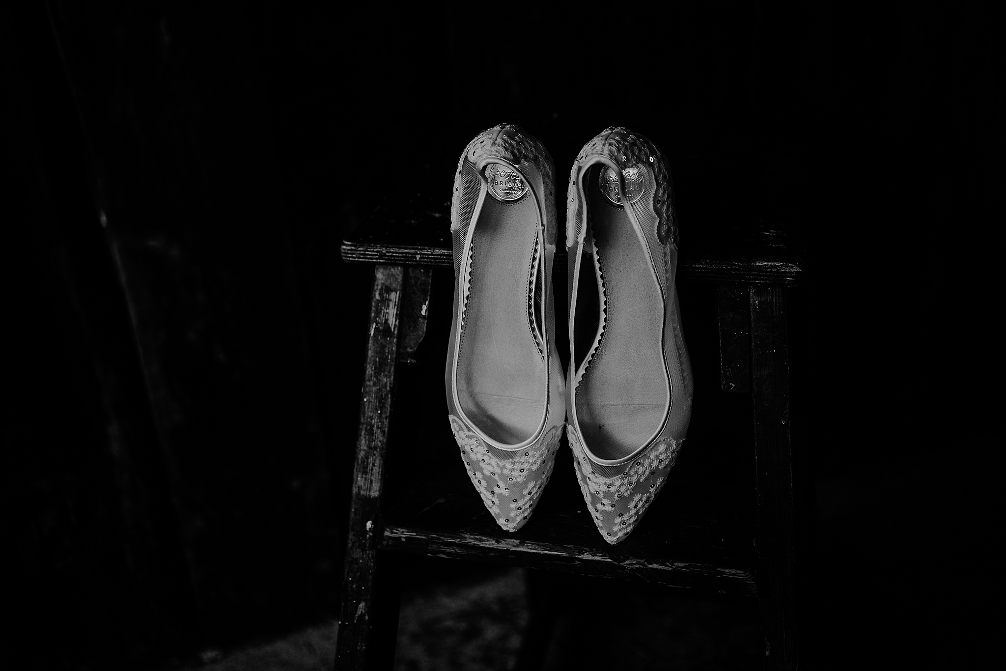 OWEN-HOUSE-WEDDING-BARN-PHOTOGRAPHY-MR-MRS-HUNTER-4