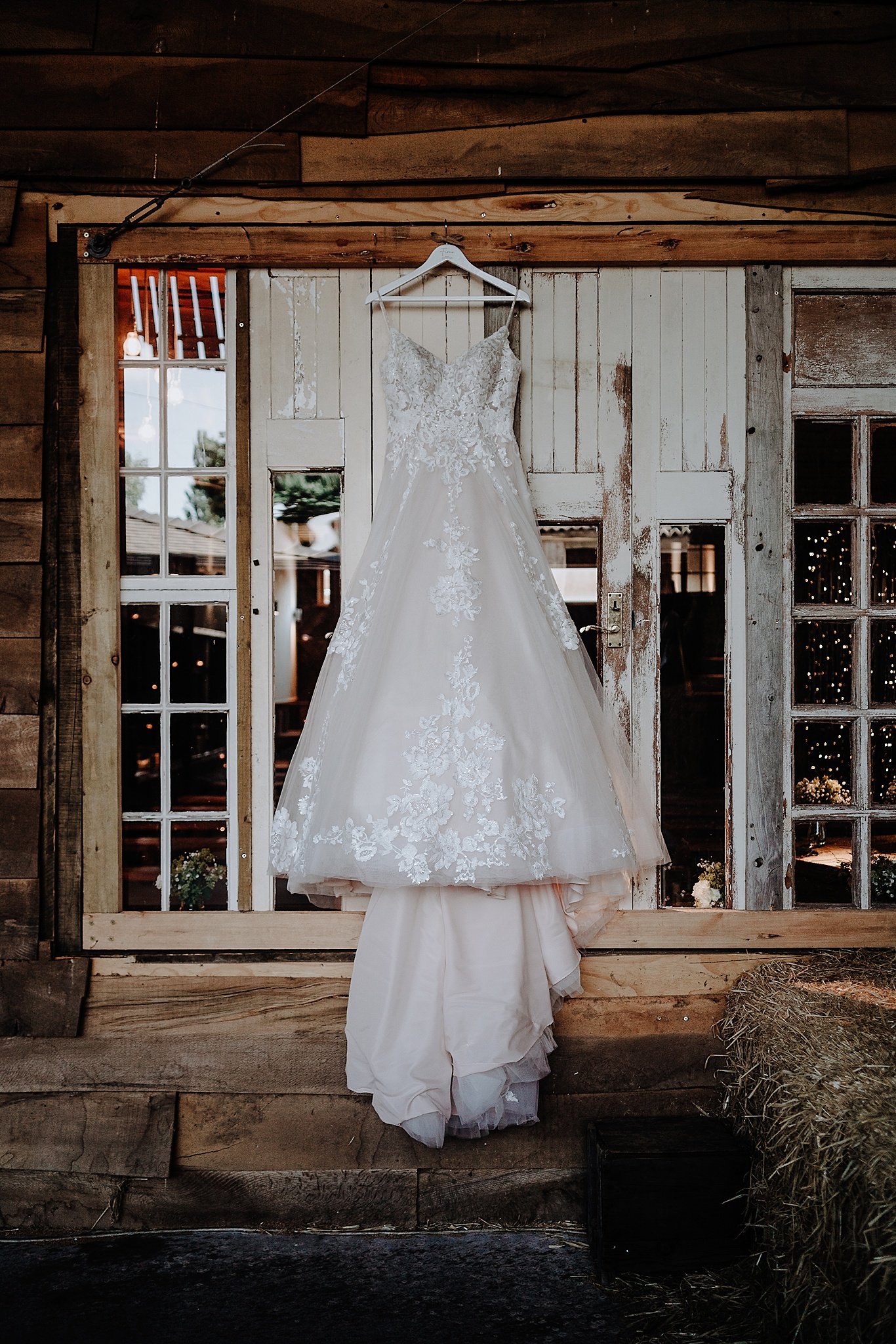 OWEN-HOUSE-WEDDING-BARN-PHOTOGRAPHY-MR-MRS-HUNTER-6